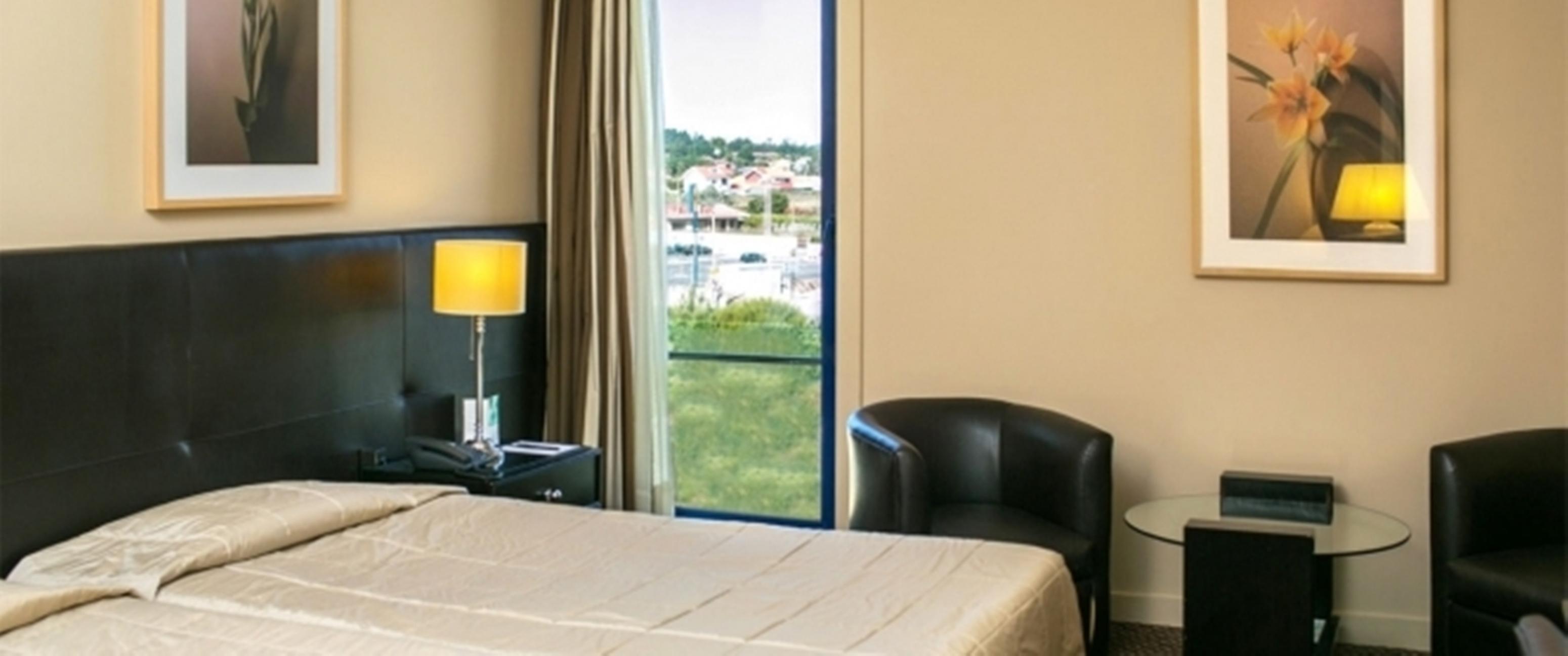 Hotel Solverde Spa And Wellness Center Вила-Нова-ди-Гая Экстерьер фото A room at the hotel
