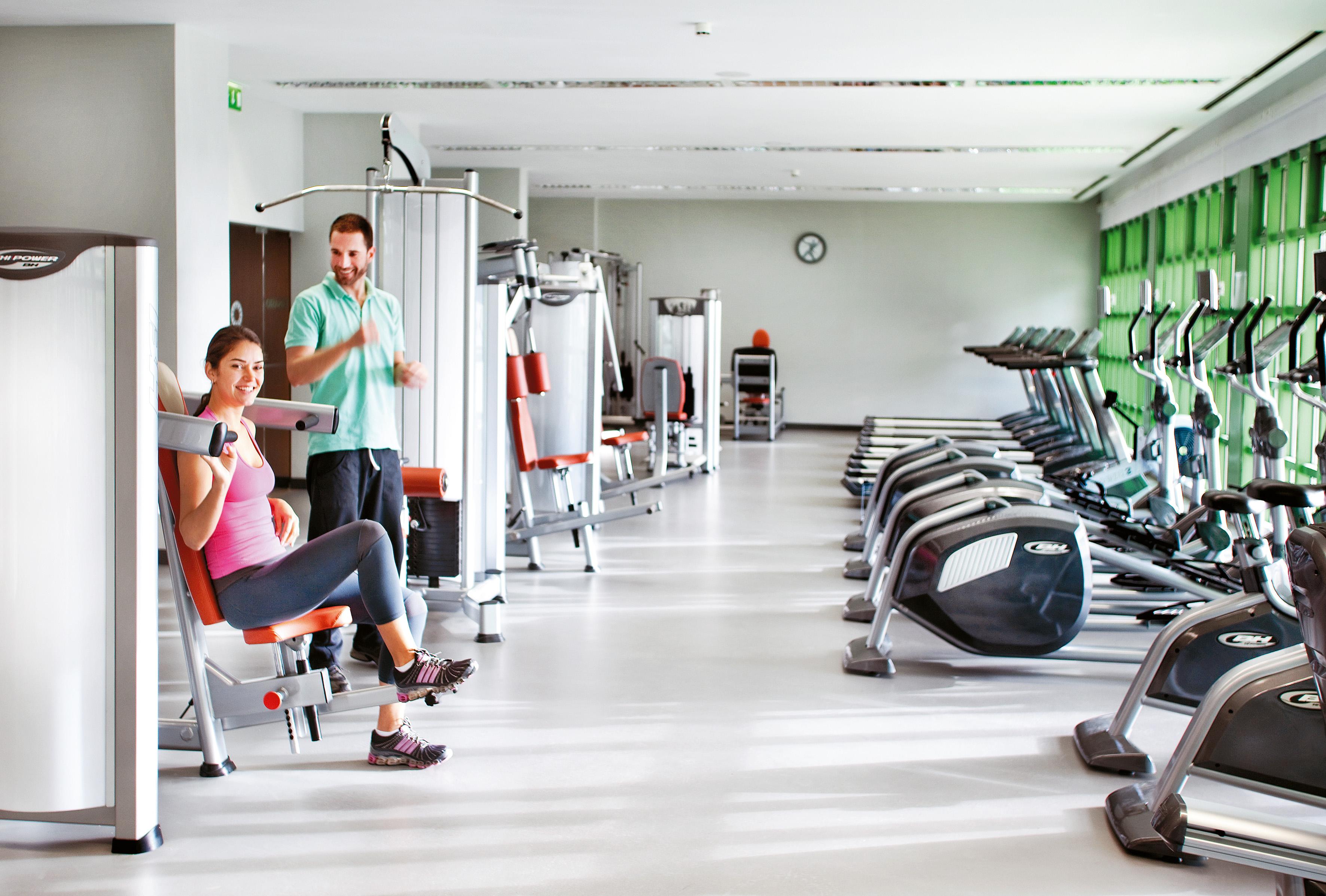 Hotel Solverde Spa And Wellness Center Вила-Нова-ди-Гая Удобства фото The gym at the hotel