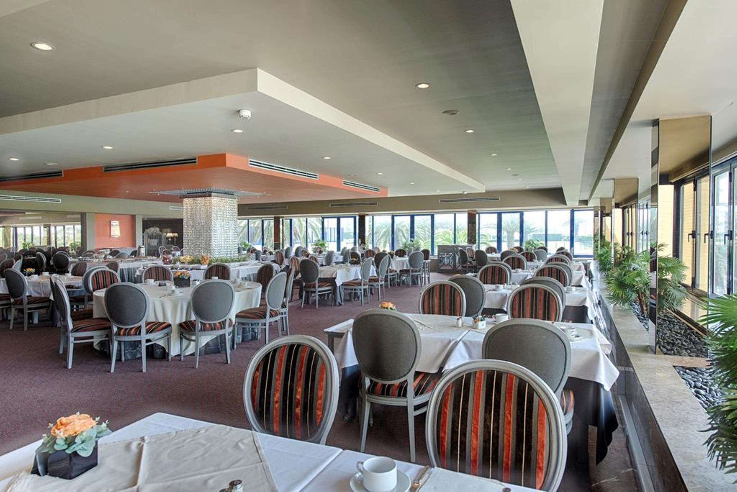Hotel Solverde Spa And Wellness Center Вила-Нова-ди-Гая Экстерьер фото The 360 Restaurant