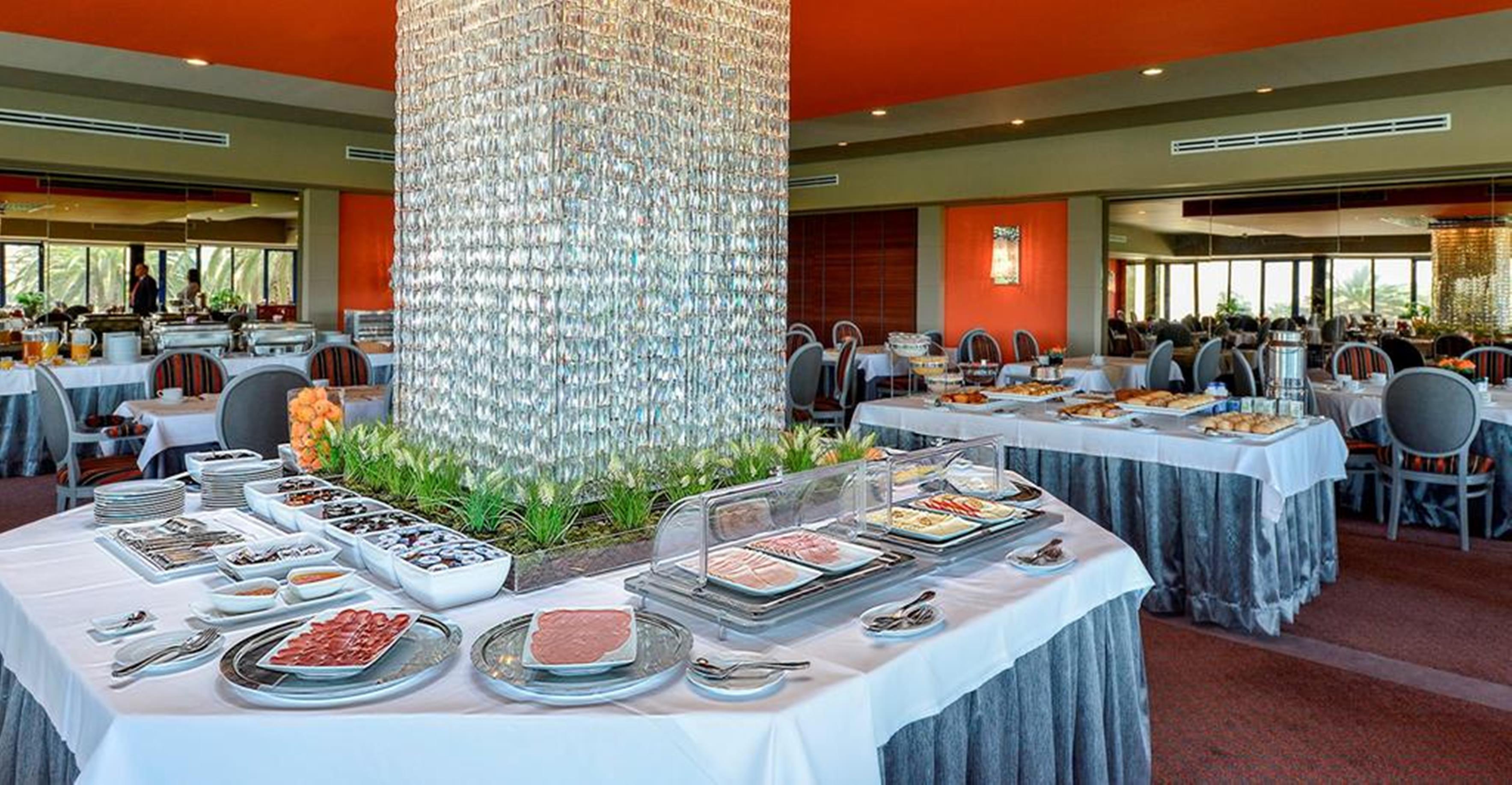 Hotel Solverde Spa And Wellness Center Вила-Нова-ди-Гая Экстерьер фото Buffet at a hotel