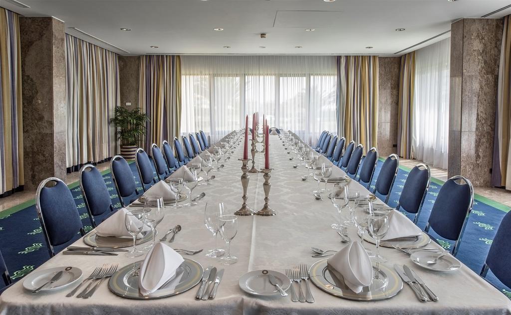 Hotel Solverde Spa And Wellness Center Вила-Нова-ди-Гая Экстерьер фото The table of the European Union at the European Council