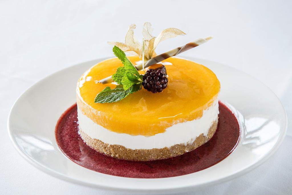 Hotel Solverde Spa And Wellness Center Вила-Нова-ди-Гая Экстерьер фото A cheesecake