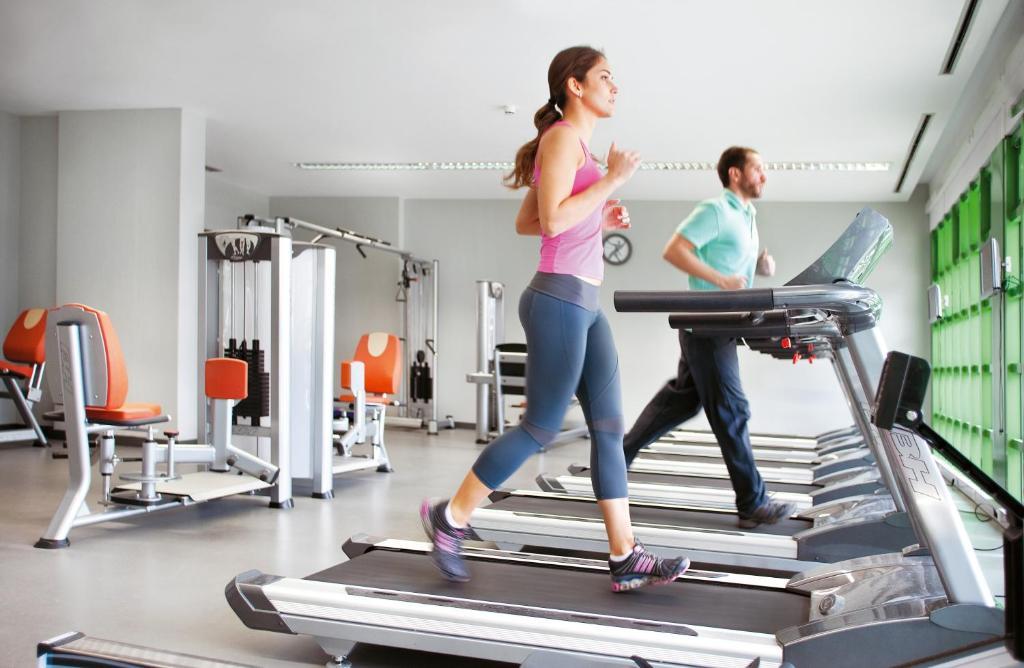 Hotel Solverde Spa And Wellness Center Вила-Нова-ди-Гая Экстерьер фото A treadmill in use