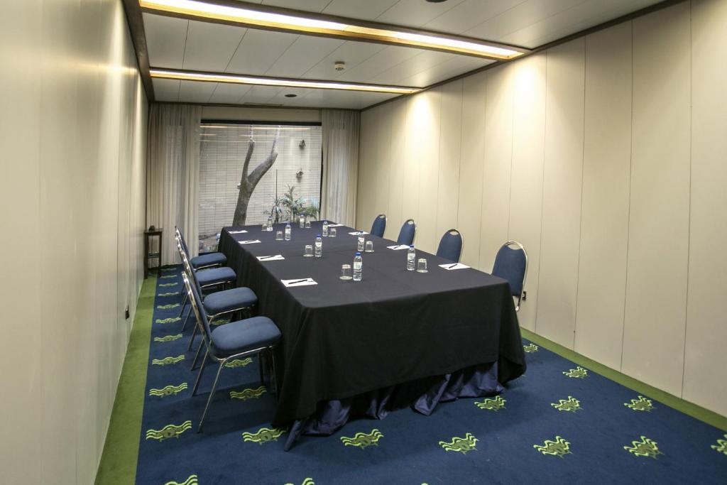 Hotel Solverde Spa And Wellness Center Вила-Нова-ди-Гая Экстерьер фото Meeting room